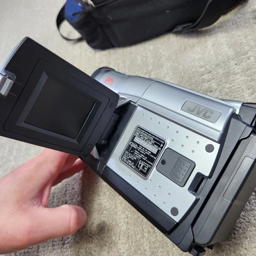 JVC GR-AXM17U Compact VHS Camcorder Video Camera TESTED With Bag